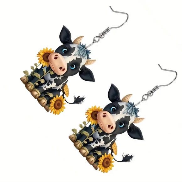 Earrings, Adorable Cow Print, NIP, Pierced Ears - Picture 6 of 7